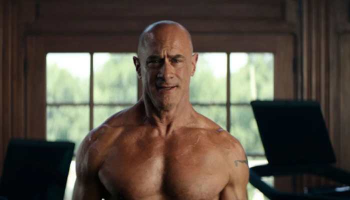 Christopher Meloni Goes Nude For Fitness Ad Flaunts His Workout Routine People News Zee News 