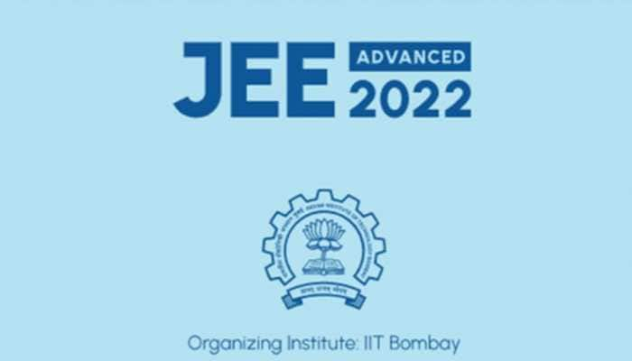 JEE Advanced 2022 Exam Toolkit: Study with Mock tests &amp; Solved Papers using 5 Amazing Methods to Score High