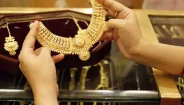 Gold price today, July 23: Gold makes recovery, rates up by Rs 400; check latest rates