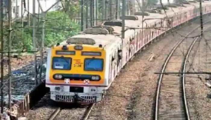 Mumbai: Local train derails at CSMT railway station, Harbour line services affected