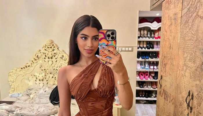 Khushi Kapoor goes full glam in new mirror selfie, Suhana Khan and Shanaya Kapoor react! 