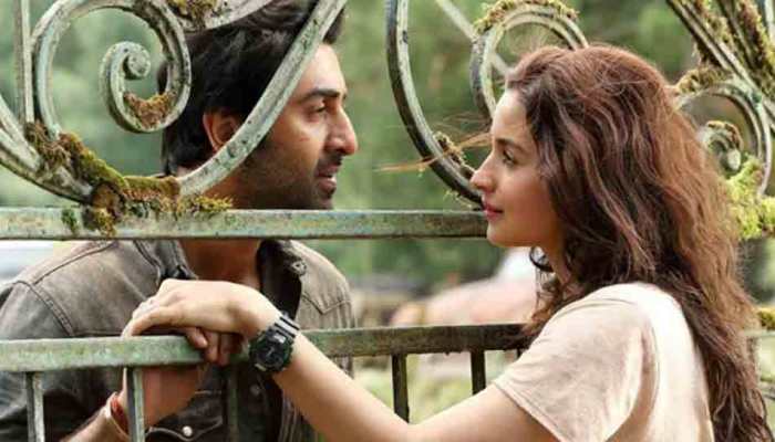 Mom-to-be Alia Bhatt drops unseen adorable photo of husband Ranbir Kapoor from &#039;Brahmastra&#039; sets