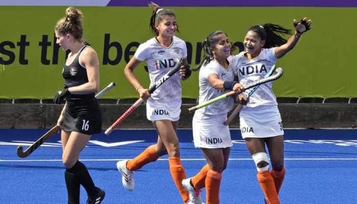 WATCH: Indian men's hockey team give guard of honour to ladies for bronze