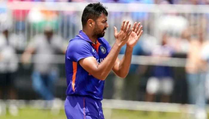 India Squad for Asia Cup 2022: Former India cricketer decodes why Avesh Khan was picked over Mohammed Shami