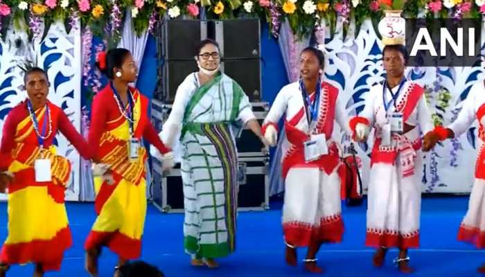 CM Mamata Banerjee dances with folk artists at I-day Day celebrations: Watch