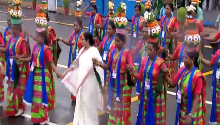 On Independence Day, Mamata Banerjee's special folk dance for you - WATCH