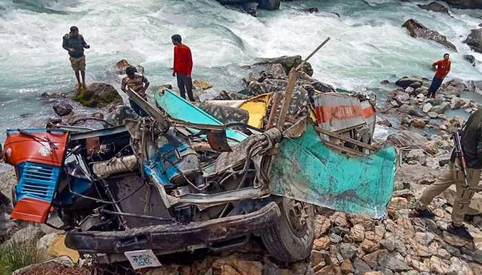 ITBP bus accident in J&amp;K: Death toll rises, 7 Border Police personnel killed, 8 critically injured