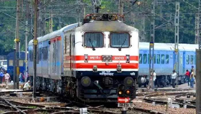Indian Railways BOMB Scare: Taj Express evacuated, searched for over 2 hours