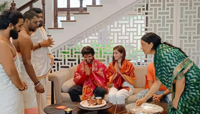 Vijay Deverakonda, Ananya Panday seek blessings from former&#039;s mother ahead of &#039;Liger&#039; release