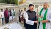 rakesh tikait visit aurengzeb tomb