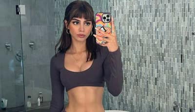 Forget Kardashians, Khushi Kapoor's mirror selfie is smoking hot and oh those abs! 