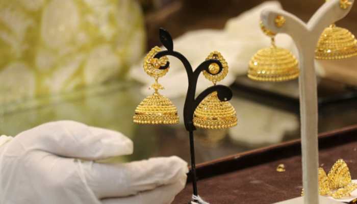 Gold price today, 18 August 2022: Gold falls Rs 32; silver declines Rs 348