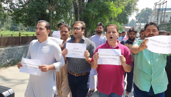 PDP stages protest against inclusion of non-local voters in J-K’s electoral rolls, calls it ‘unacceptable’