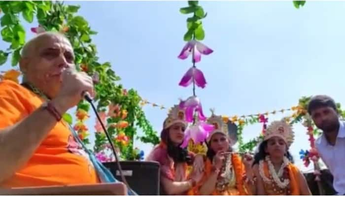 Amid tight security, Janamashtami Janki passes through the streets of Srinagar