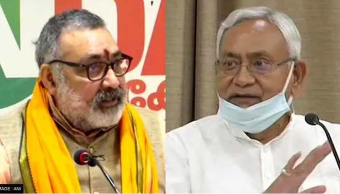 &#039;Not even capable of becoming CM, he DREAMS OF...&#039;: BJP&#039;s Giriraj Singh MOCKS Nitish Kumar 