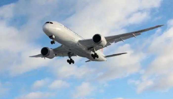 Shocking! Pilot faints mid-air due to THIS reason, plane makes emergency landing