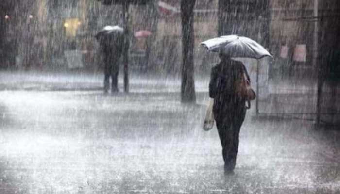 Rain pushes Delhi's mercury below 25°C, IMD predicts light rainfall for the city today