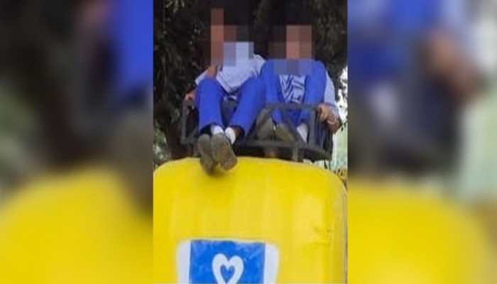 Bareilly: 'Unidentified' driver booked for carrying kids on auto rickshaw's rooftop