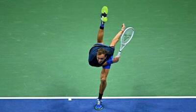 US Open 2022: Defending champion Daniil Medvedev STORMS into third round with easy win