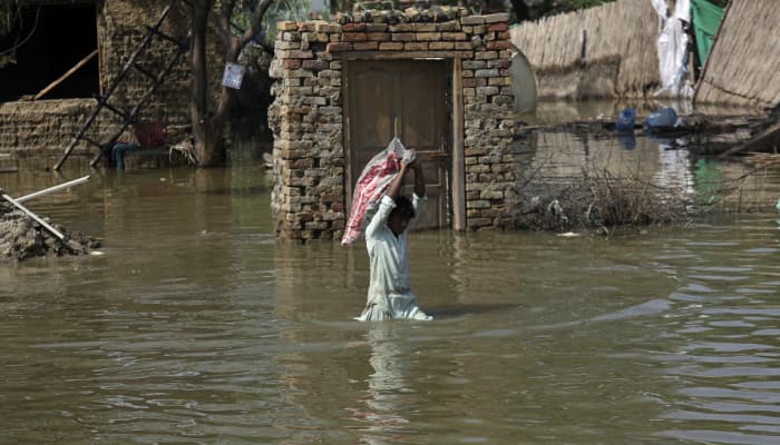 Pakistan floods horror! Water flow creates 100 km-wide inland lake in Sindh