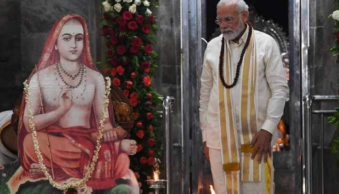 PM Narendra Modi visits Shri Kanchi Kamakoti Peetham wearing ‘Rudraksha Mala’, ‘Angawastram’ - See pics