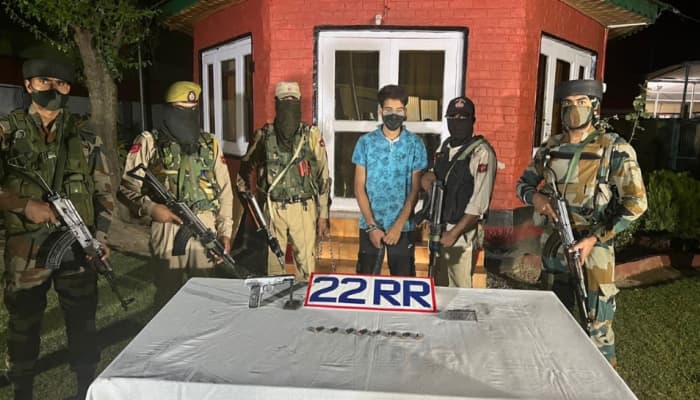 J-K cops arrests LeT terrorist in Sopore; recover arms and ammunition 