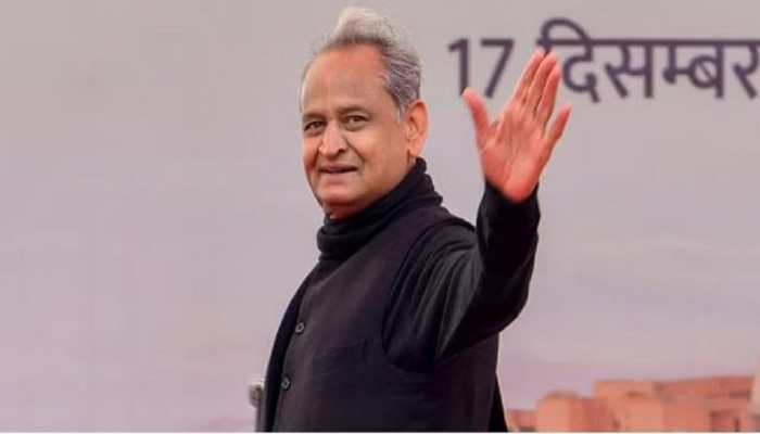 &#039;Modi-Modi&#039; slogan raised in front of Ashok Gehlot in temple, Rajasthan CM gives THIS epic reaction - WATCH