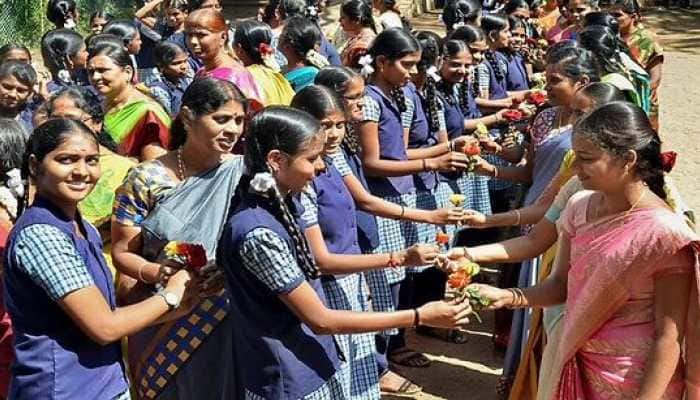 Teacher's Day 2022: History, Significance, Theme- Know why it is celebrated | India News | Zee News