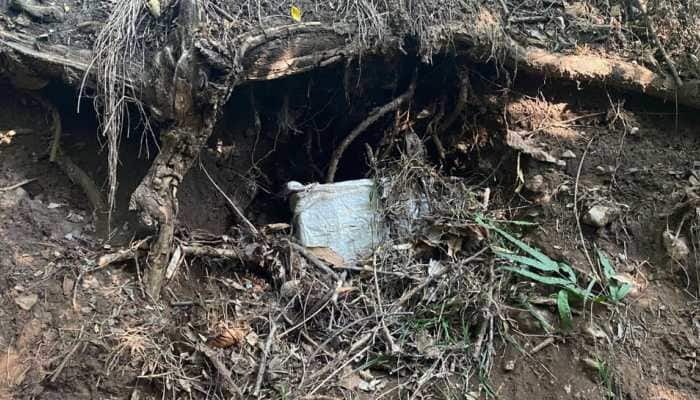 J&amp;K police averts major tragedy, recovers over 30 KG IED in Srinagar