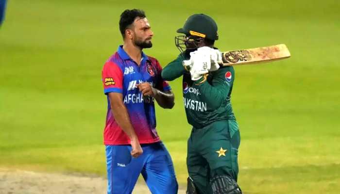 PAK's Asif Ali almost HITS Afghanistan bowler with bat during Asia Cup 2022 clash - WATCH