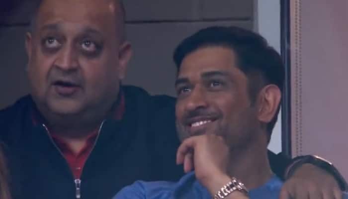 MS Dhoni spotted at US Open 2022 watching Carlos Alcaraz vs Jannik Sinner with Kapil Dev, video goes viral - WATCH