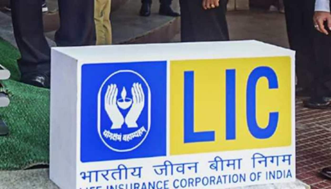 LIC Saral Pension Yojana: Pay once, get Rs 50,000 annually for a lifetime |  Personal Finance News | Zee News