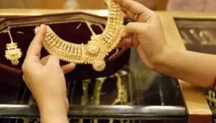 Gold price today 13 September 2022: Gold declines Rs 231 amid low demand