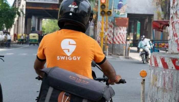 Humanity wins internet! Swiggy delivery agent helps old couple in Chennai to contact son who met with accident in Secunderabad