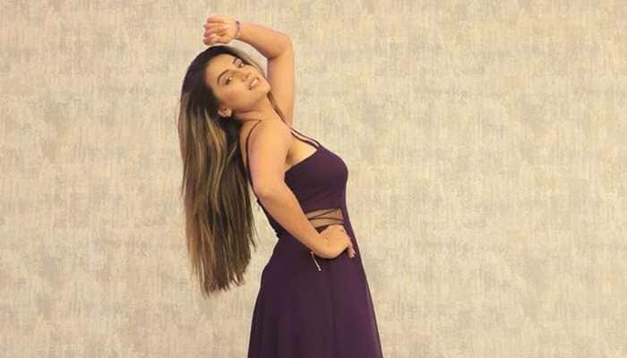 Arshi Khan Xxx Video Poran - Bhojpuri actress Akshara Singh's alleged intimate viral MMS video leaked? |  People News | Zee News