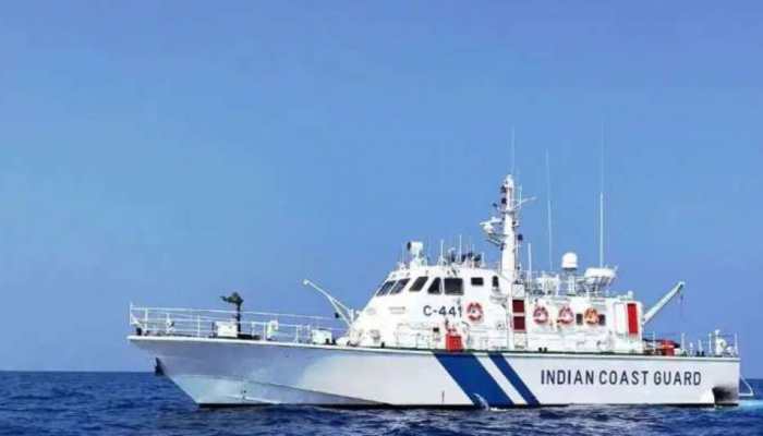 Maharashtra: Indian Coast Guard rescues 19 from &#039;sinking&#039; ship near Ratnagiri