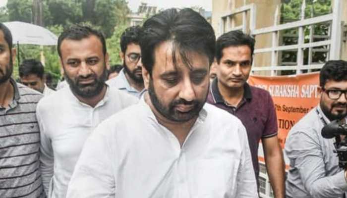 AAP MLA Amanatullah Khan&#039;s aide arrested under arms act, 3 FIRs lodged after ACB raids