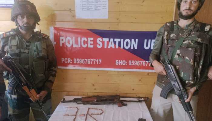 Police, Army recover arms and ammunition is J&amp;K&#039;s Uri