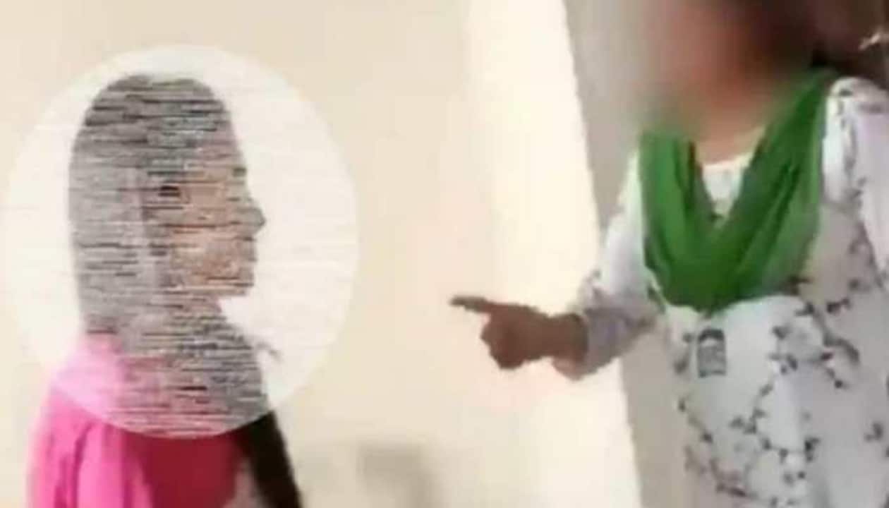 Karnataka School Sex Video Eng Girls - Chandigarh university viral video case: Girl detained sent nude pictures,  videos to boyfriend in Shimla. Details here | India News | Zee News