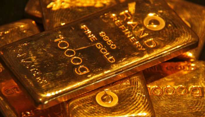 Gold Price today 19 September 2022: Yellow metal falls Rs 303; silver drops Rs 197