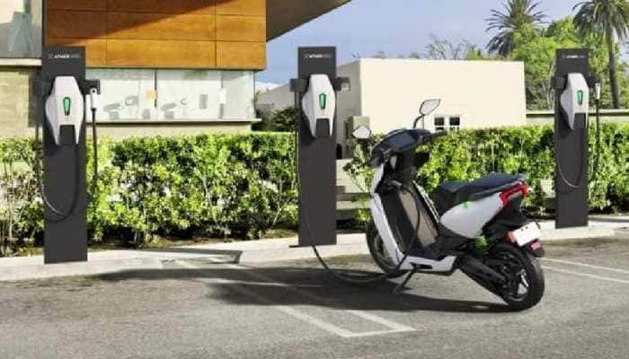 Delhi govt to install kerbside EV charging stations on all major roads in next 3 years