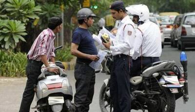 Road Safety: Delhi Traffic Police fines 25 rear passengers for not wearing seat belts