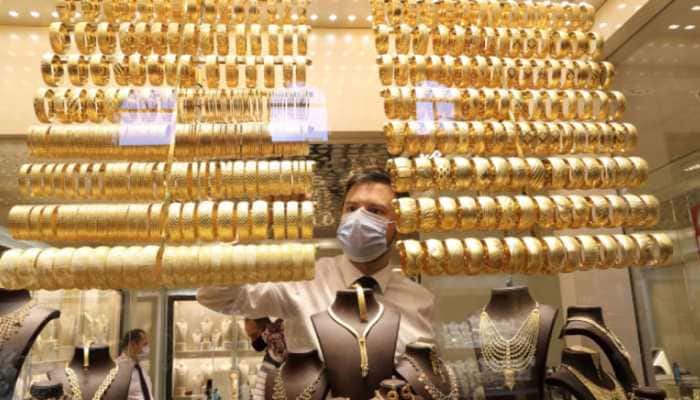 Gold price today, 23 September 2022: Yellow metal falls Rs 139; silver declines Rs 363
