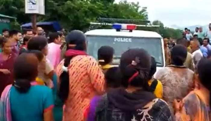 Ankita Bhandari Murder Case: Women gherao vehicle carrying BJP leader&#039;s accused son