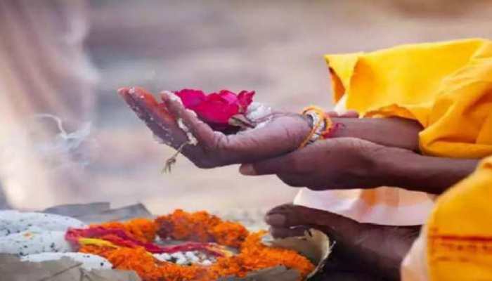 Sarva Pitru Amavasya: Significance of Rituals on The Last Day of Pitru Paksha