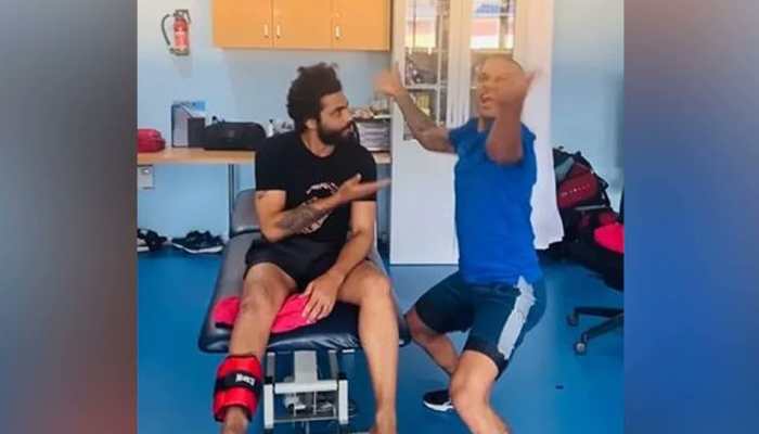 &#039;Iski shaadi karwa dijiye&#039;, Ravindra Jadeja&#039;s special advice to Shikhar Dhawan takes internet by storm - Watch