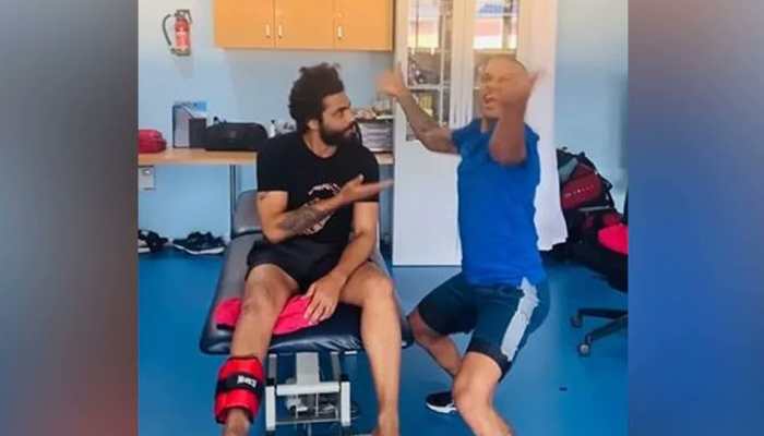 'Iski shaadi karwa dijiye', Ravindra Jadeja's special advice to Shikhar Dhawan takes internet by storm - Watch