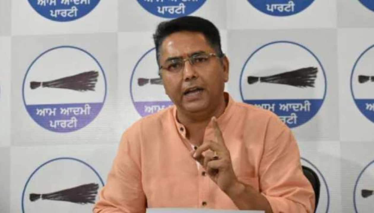 Aman Arora hits out at Centre for denying political clearance to official  abroad tour | India News | Zee News