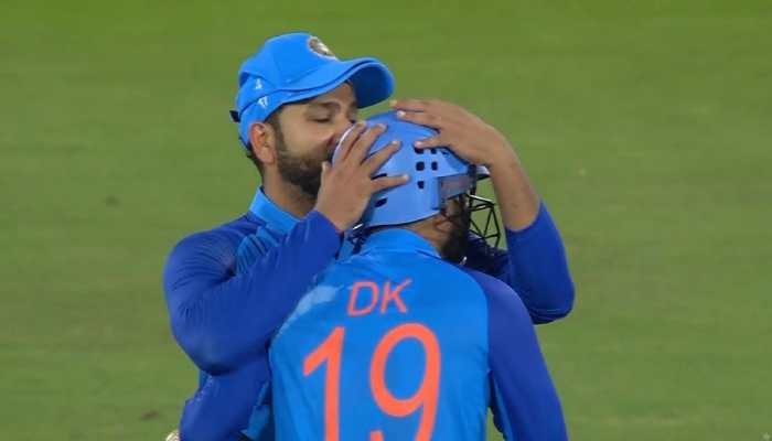 After losing cool in 1st game, Rohit hands winner’s trophy to Karthik, WATCH