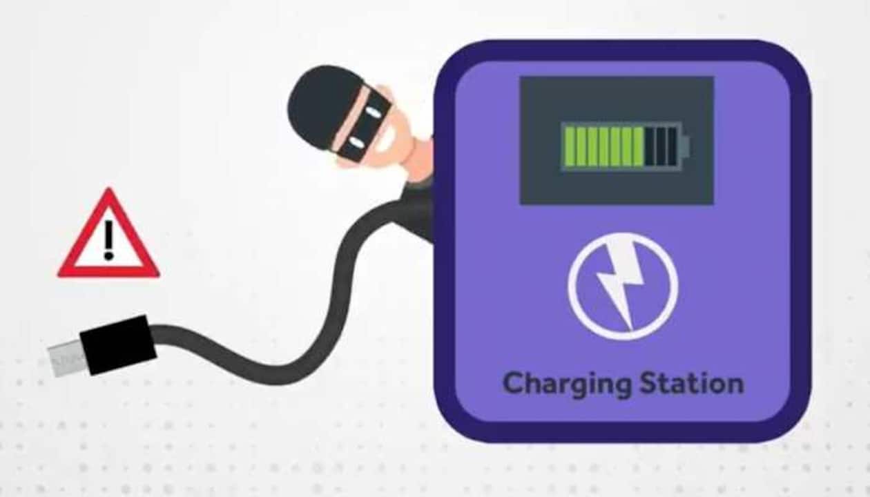 Juice Jacking': Charging your phone in public may drain out your bank accounts, credit cards | Personal Finance News | Zee News